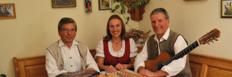 Besinnliche Stunde im Advent mit der Niederndorfer Saitenmusik
