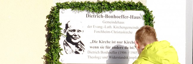Am 2. Februar 2017 fand die Umbenennung des Gemeindehauses Christuskirche in Dietrich-Bonhoeffer-Haus statt.