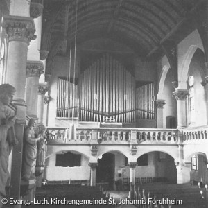 Erneuerter Innenraum mit Blick zur Orgel (Quelle: Evang.-Luth. Kirchengemeinde St. Johannis Forchheim)