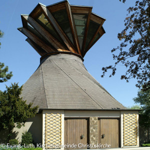 Außenansicht der Christuskirche Forchheim (Quelle: Evang.-Luth. Kirchengemeinde Christuskirche)