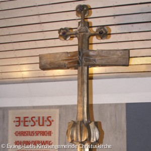 Standkreuz in der Christuskirche (Quelle: Evang.-Luth. Kirchengemeinde Christuskirche)