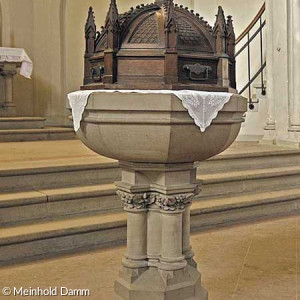 Taufstein mit Deckel (Quelle: Meinhold Damm)